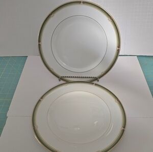 Set Of 2 Wedgewood Oberon 10 3/4" Dinner Plates NWOT "PRISTINE CONDITION ". 